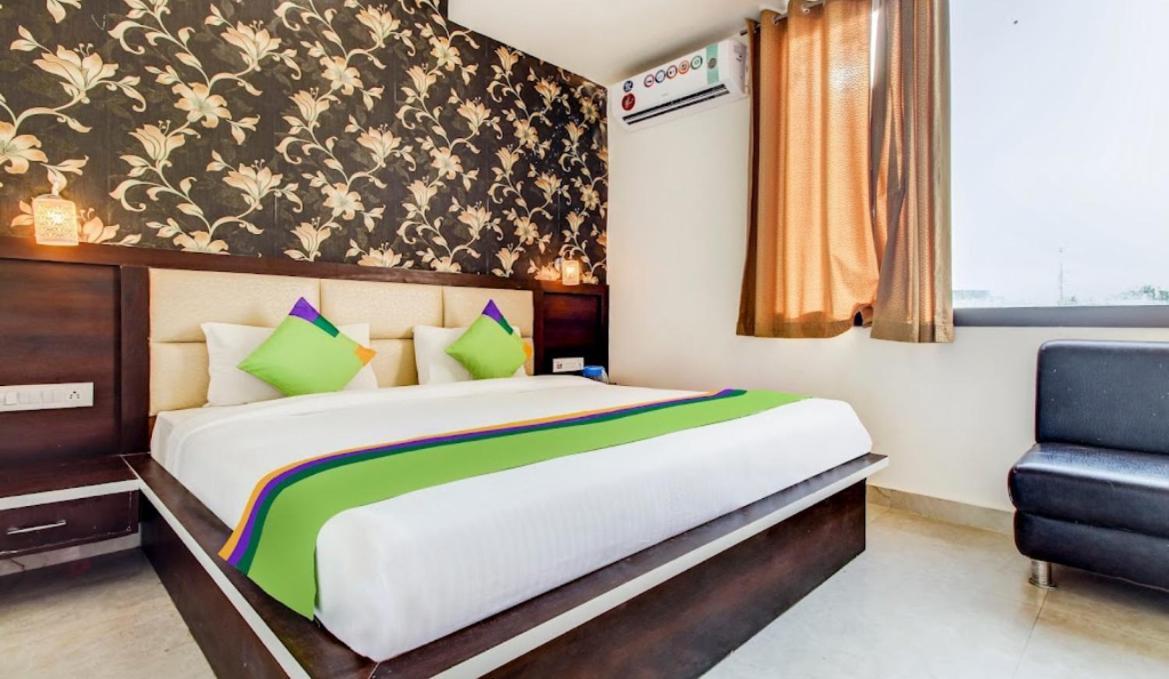 Hotel Whitehouse Ac Family Room Агра Екстер'єр фото