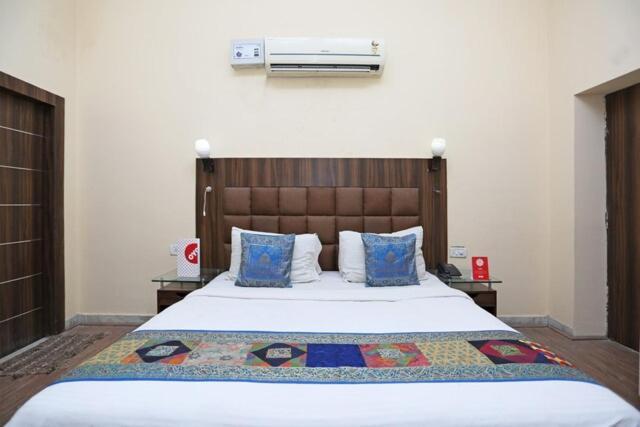 Hotel Whitehouse Ac Family Room Агра Екстер'єр фото