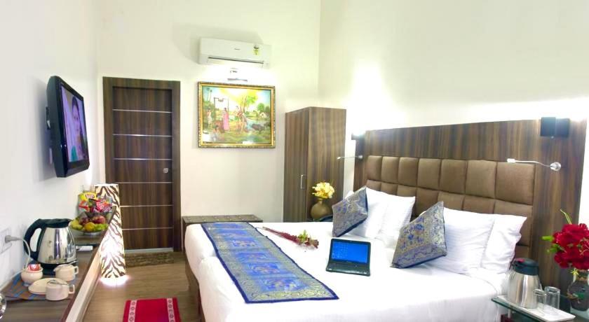 Hotel Whitehouse Ac Family Room Агра Екстер'єр фото